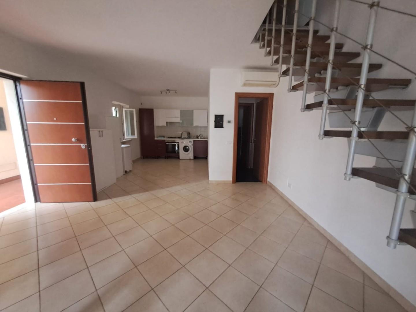 Casa indipendente arredata in affitto, Carrara marina di