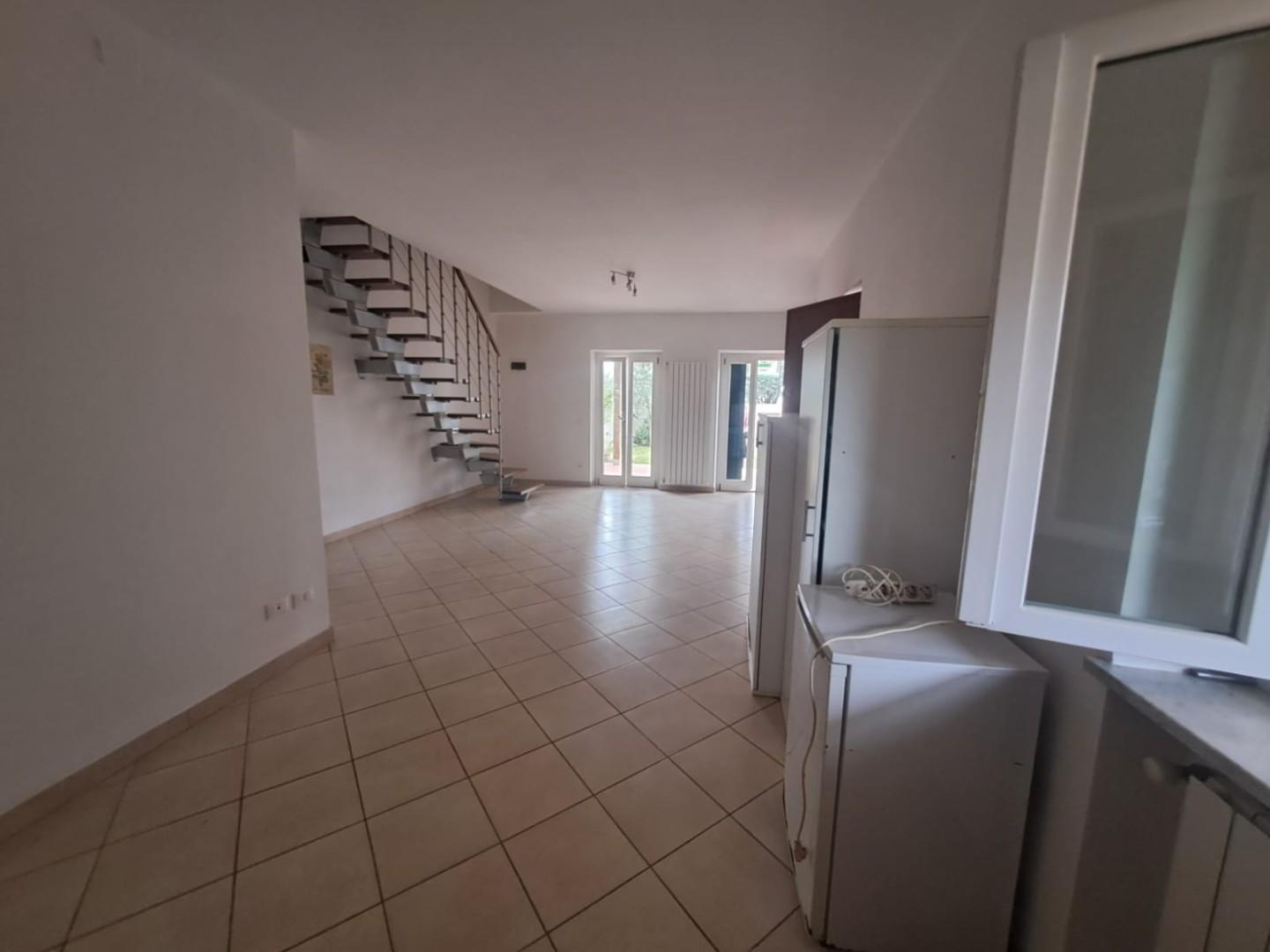 Casa indipendente arredata in affitto, Carrara marina di