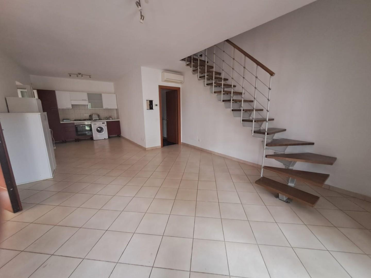Casa indipendente arredata in affitto, Carrara marina di