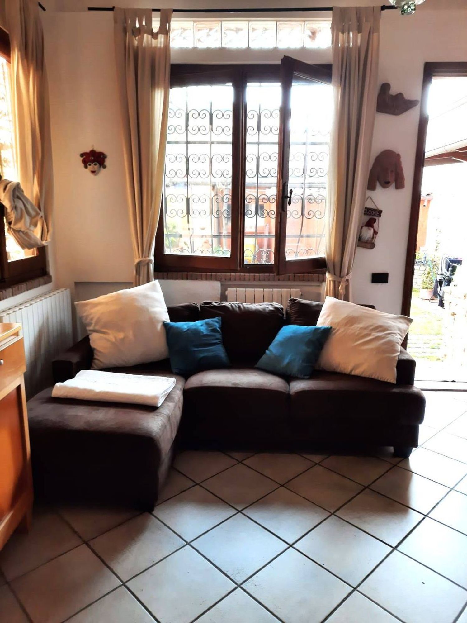Casa indipendente arredata in affitto, Massa marina di