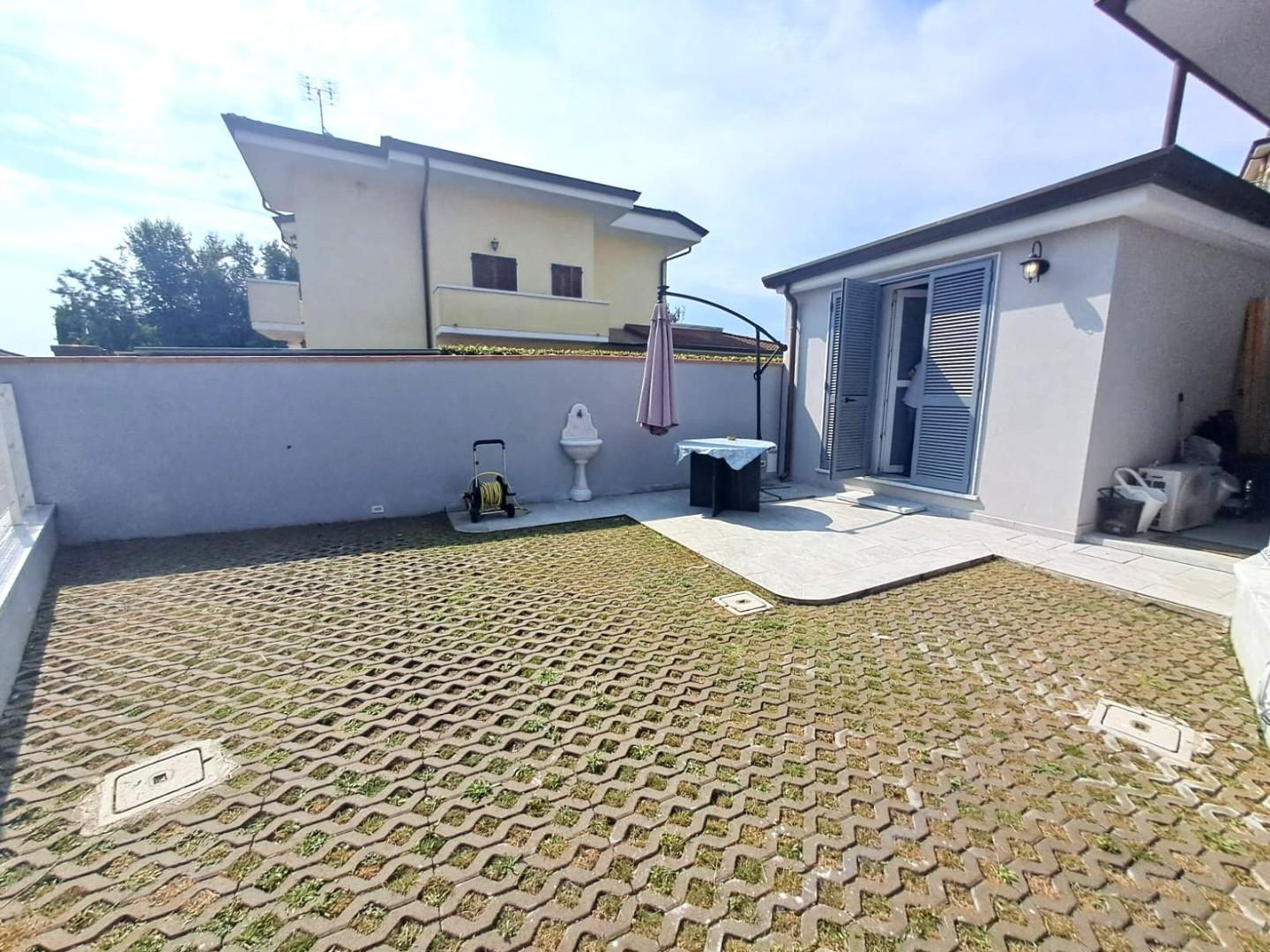 Casa indipendente arredata in affitto, Carrara marina di