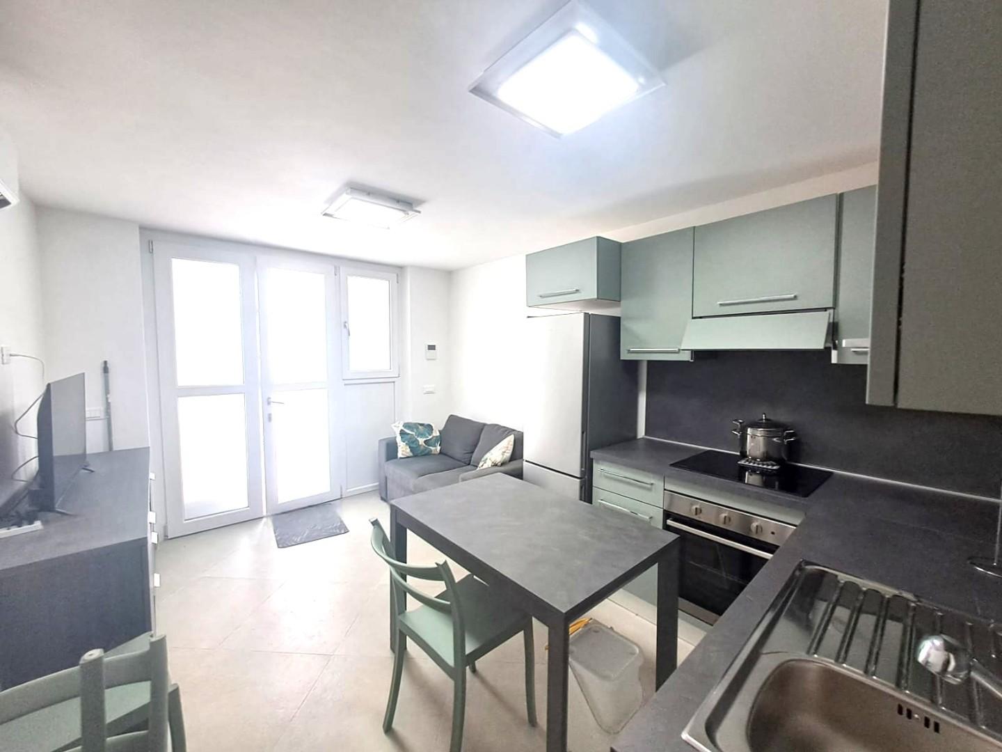 Casa indipendente arredata in affitto, Carrara marina di