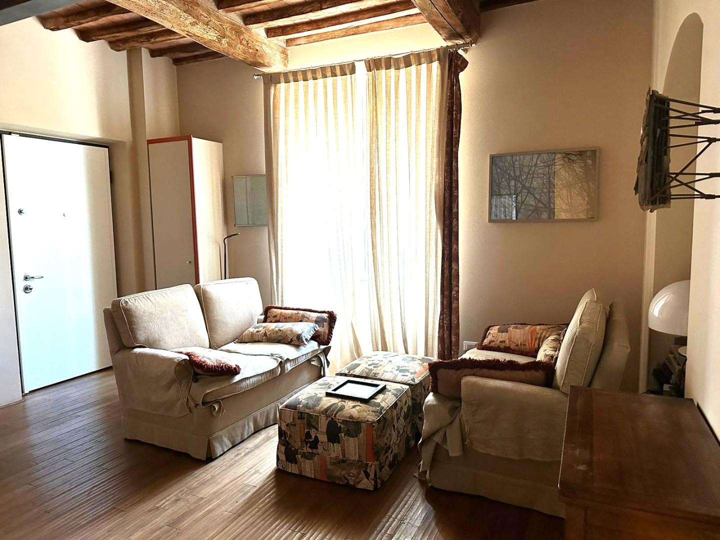 Casa indipendente arredata in affitto, Carrara marina di