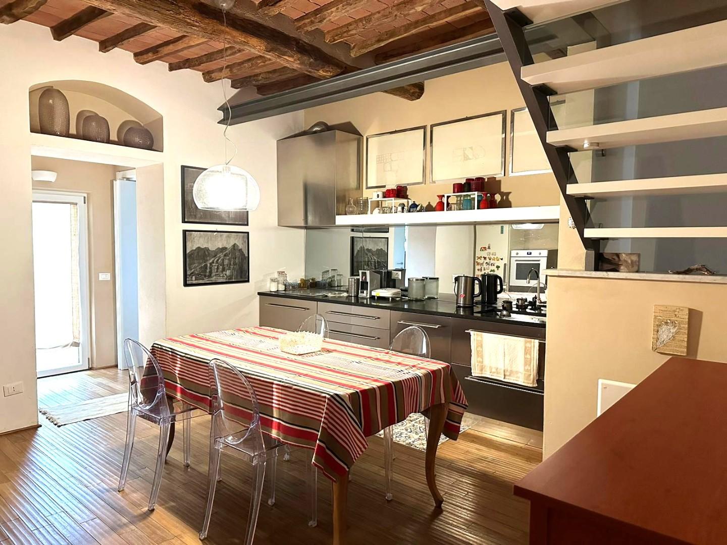 Casa indipendente arredata in affitto, Carrara marina di