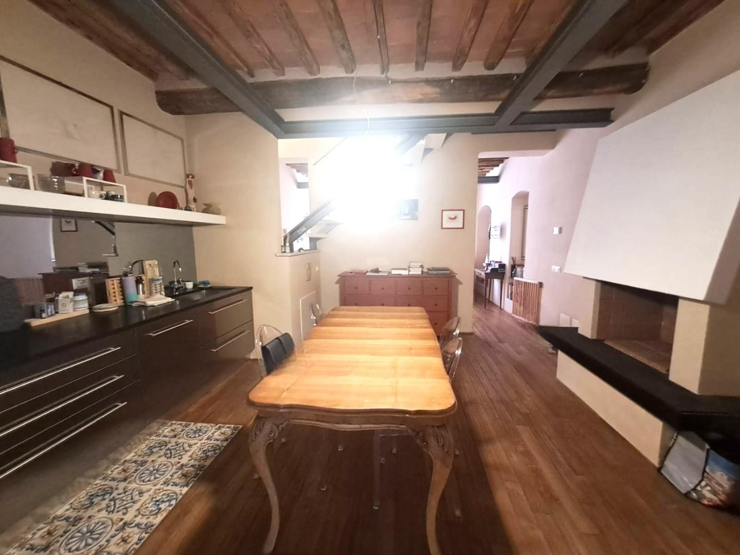 Casa indipendente arredata in affitto, Carrara marina di