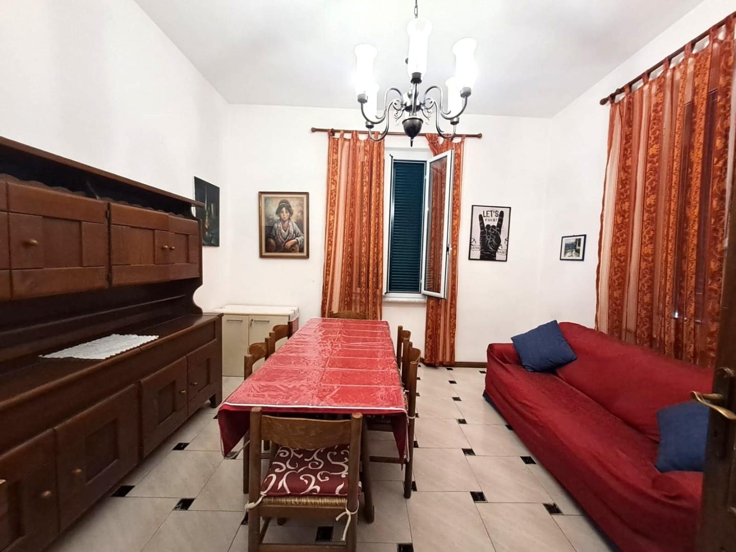 Appartamento arredato in affitto, Massa marina di
