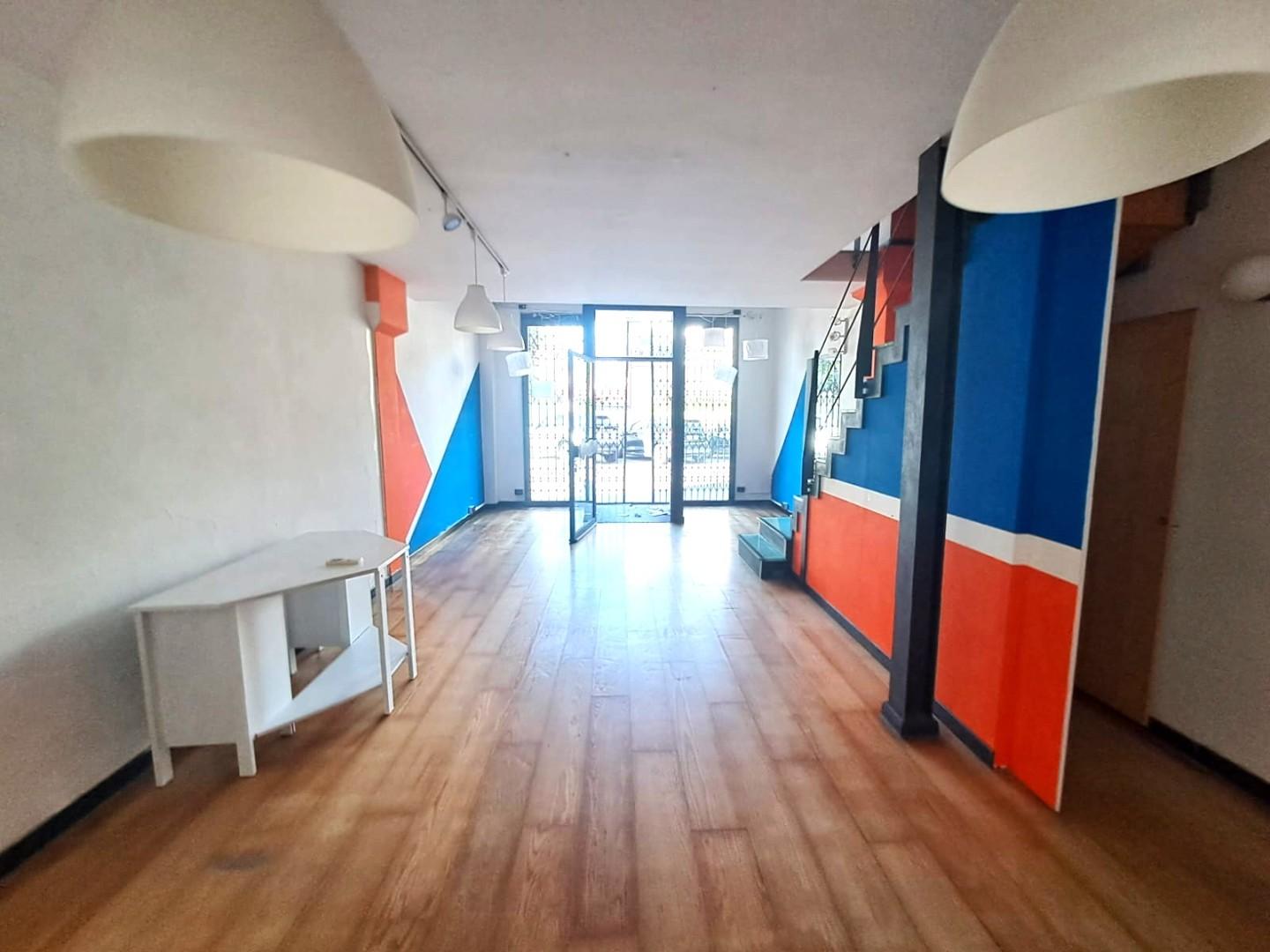 Locale commerciale in affitto, Carrara marina di