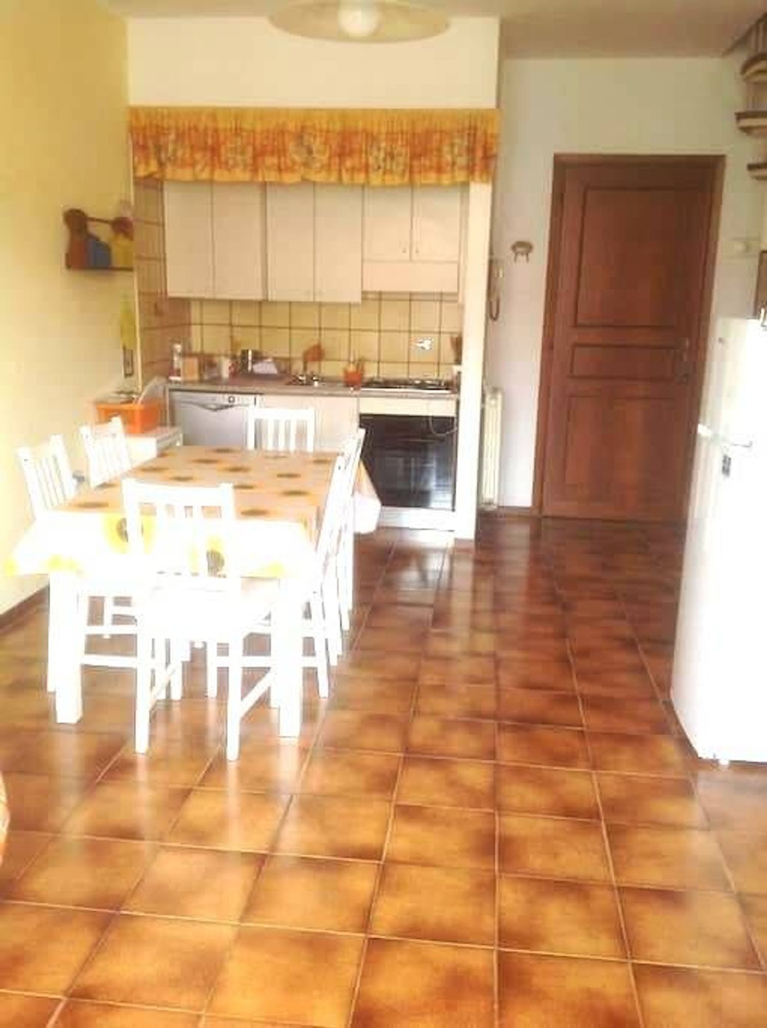 Trilocale arredato in affitto, Massa marina di