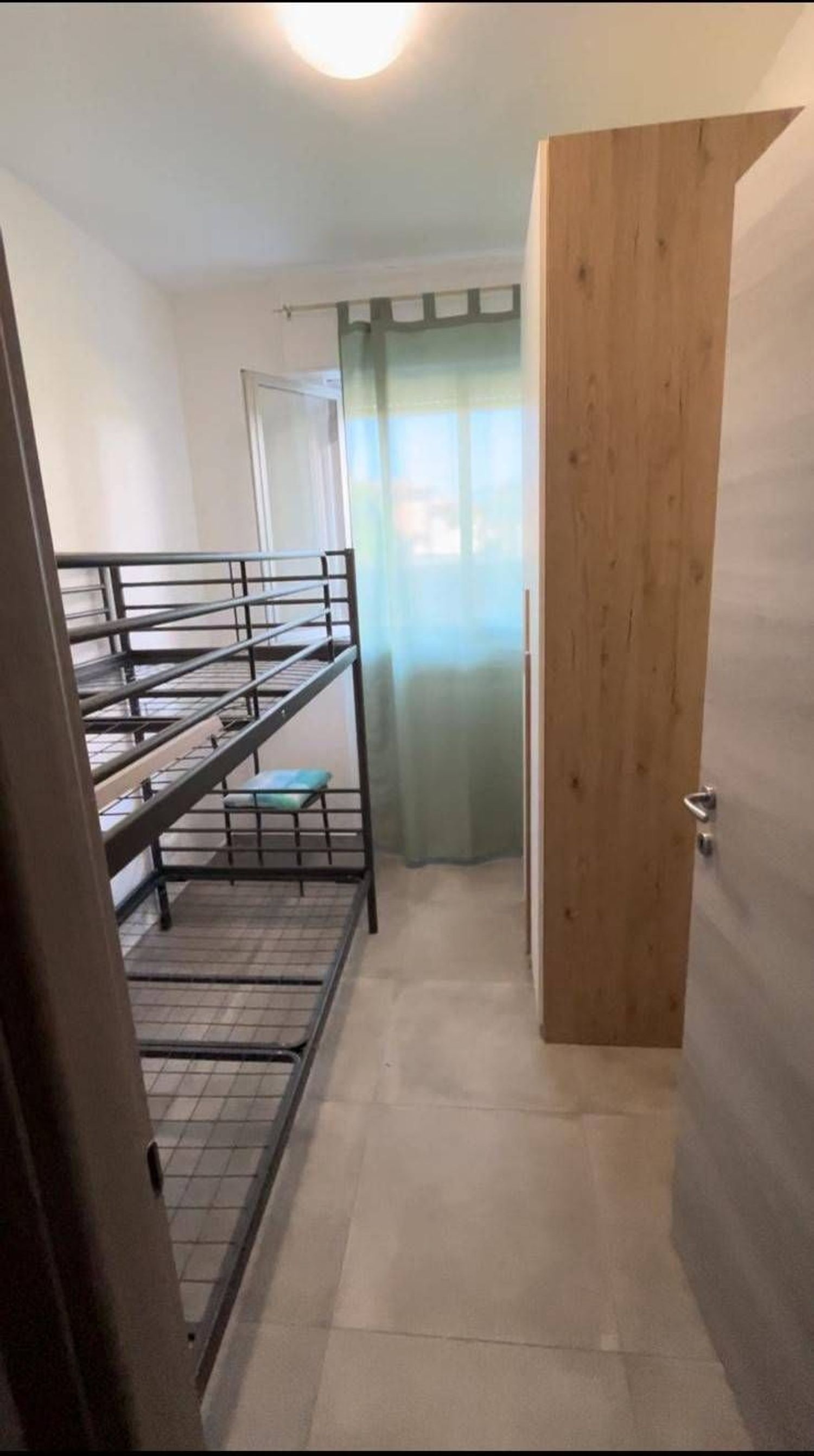 Trilocale arredato in affitto, Massa marina di