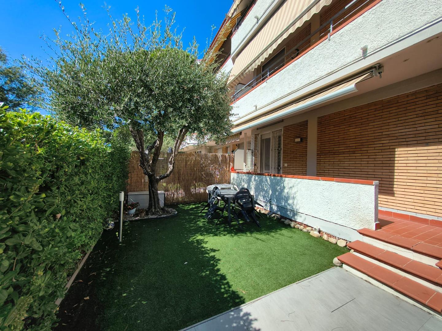 Quadrilocale con giardino, Massa ronchi