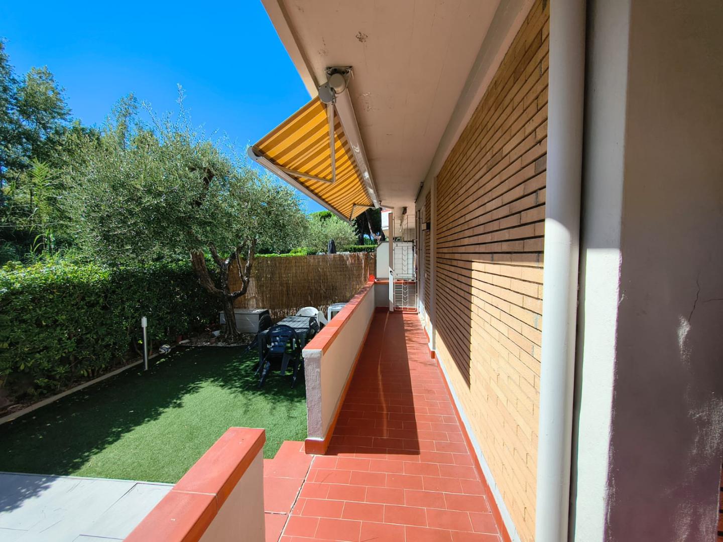Quadrilocale con giardino, Massa ronchi