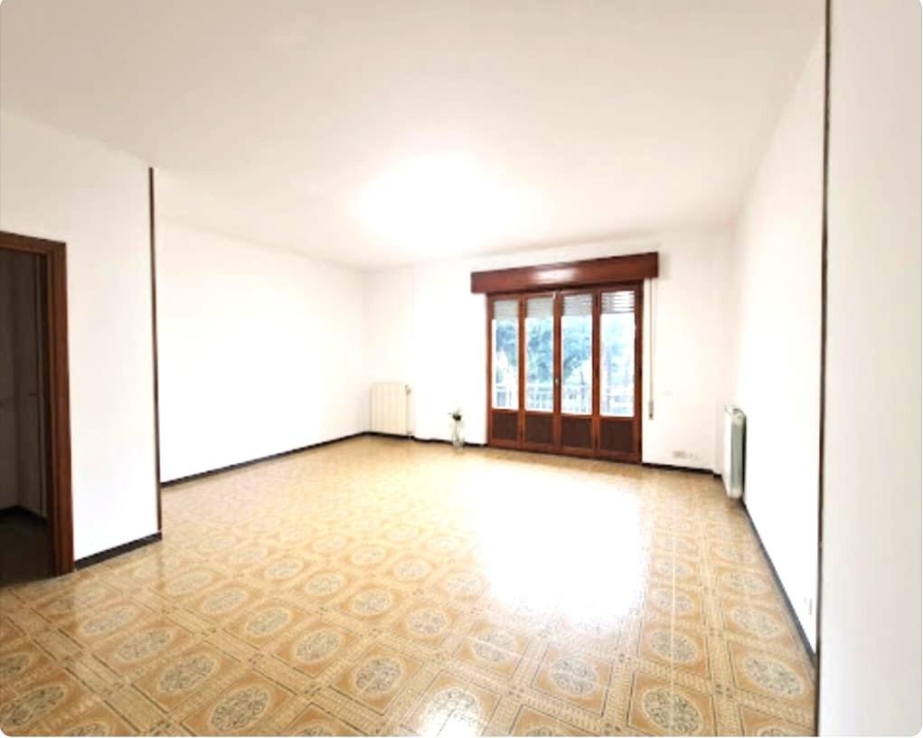 Appartamento in affitto, Massa marina di