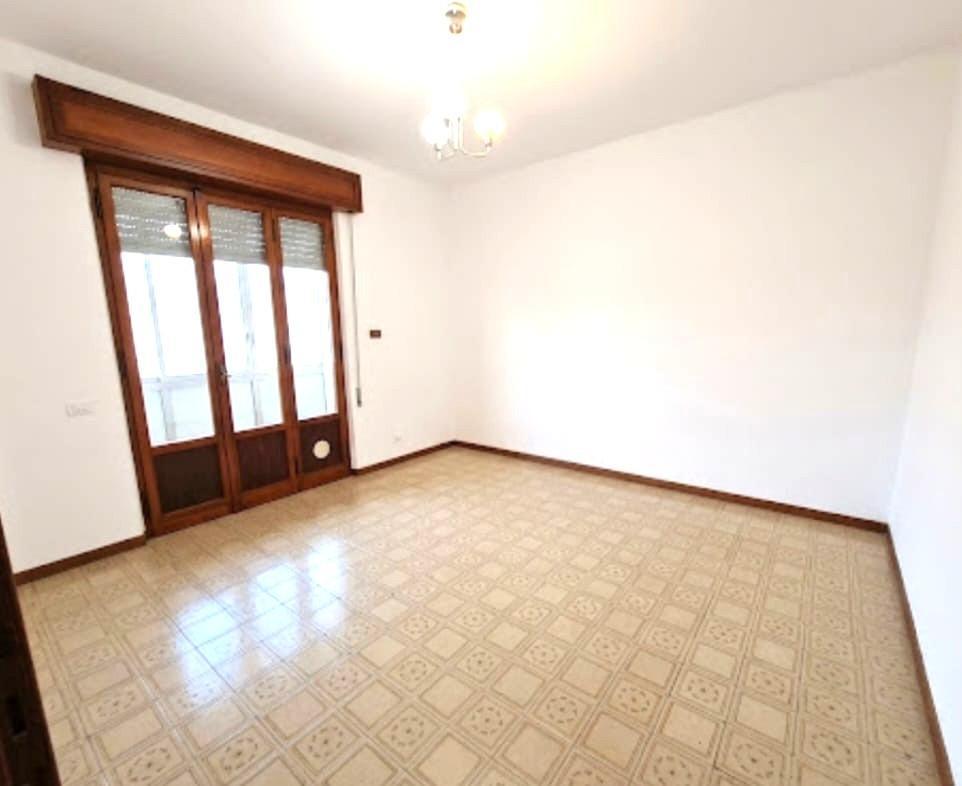 Appartamento in affitto, Massa marina di
