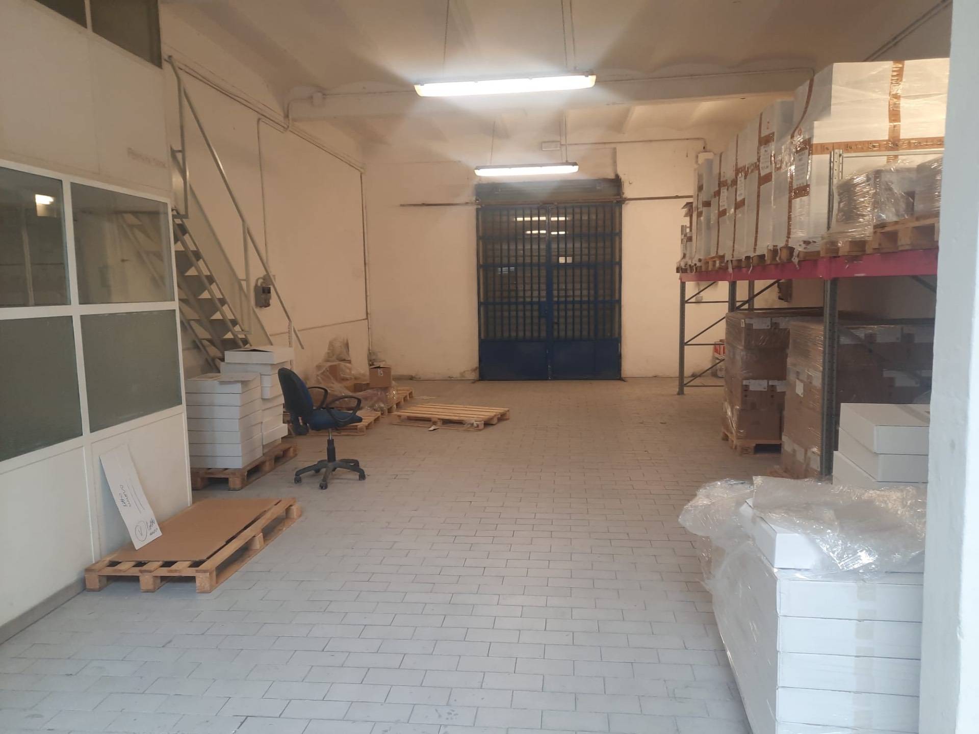 Locale commerciale in vendita a Firenze, Careggi