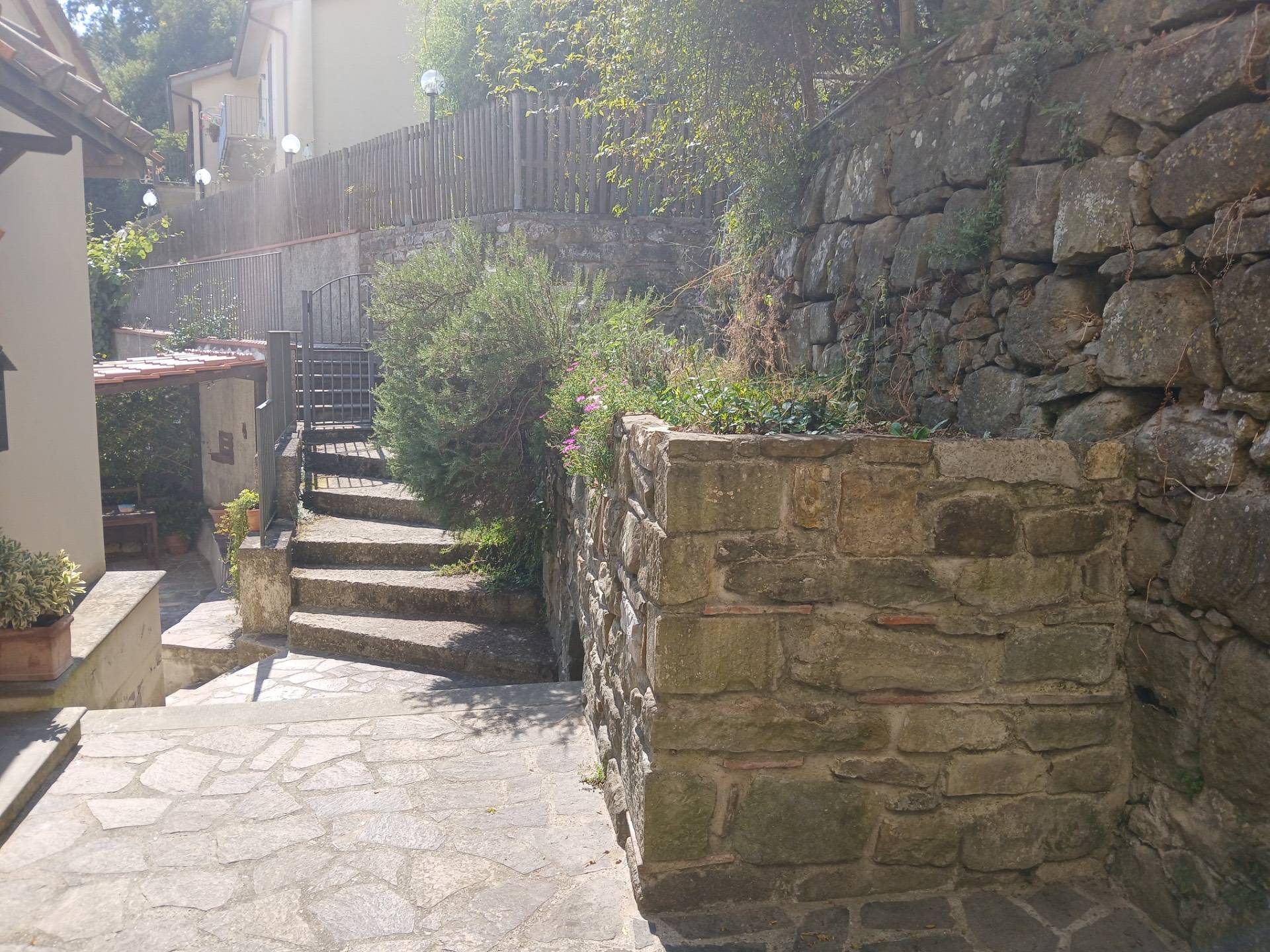 Terra tetto in vendita a Pontassieve, Santa Brigida