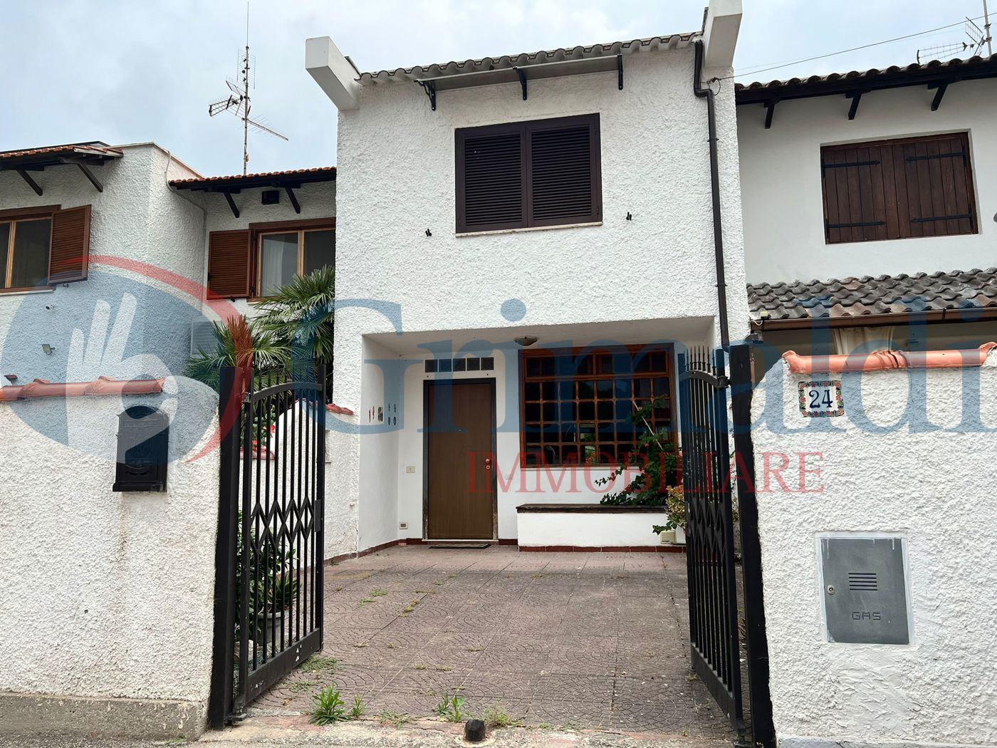 Villa in vendita a Latina