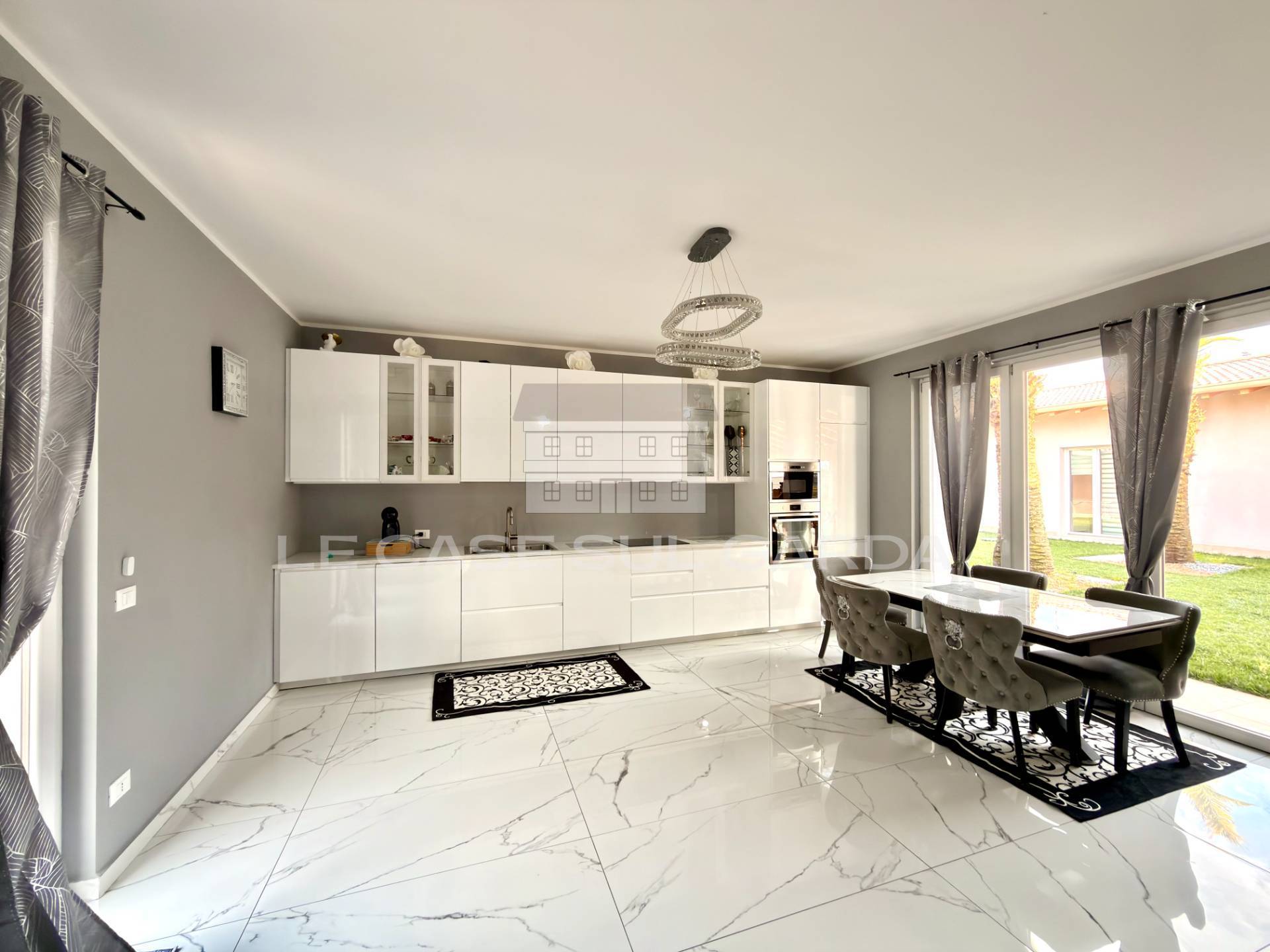 Villa in vendita a Lonato del Garda