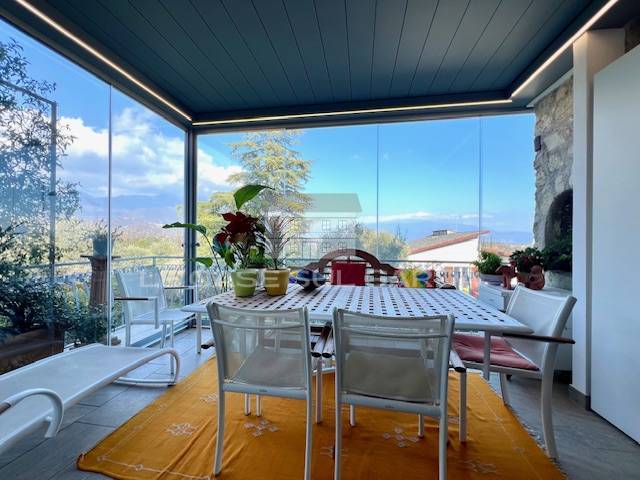 Villa in vendita a San Felice del Benaco, Cisano