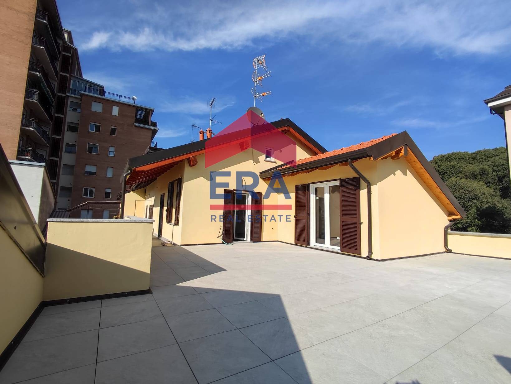 Appartamento in vendita a Rho, Zona Centro