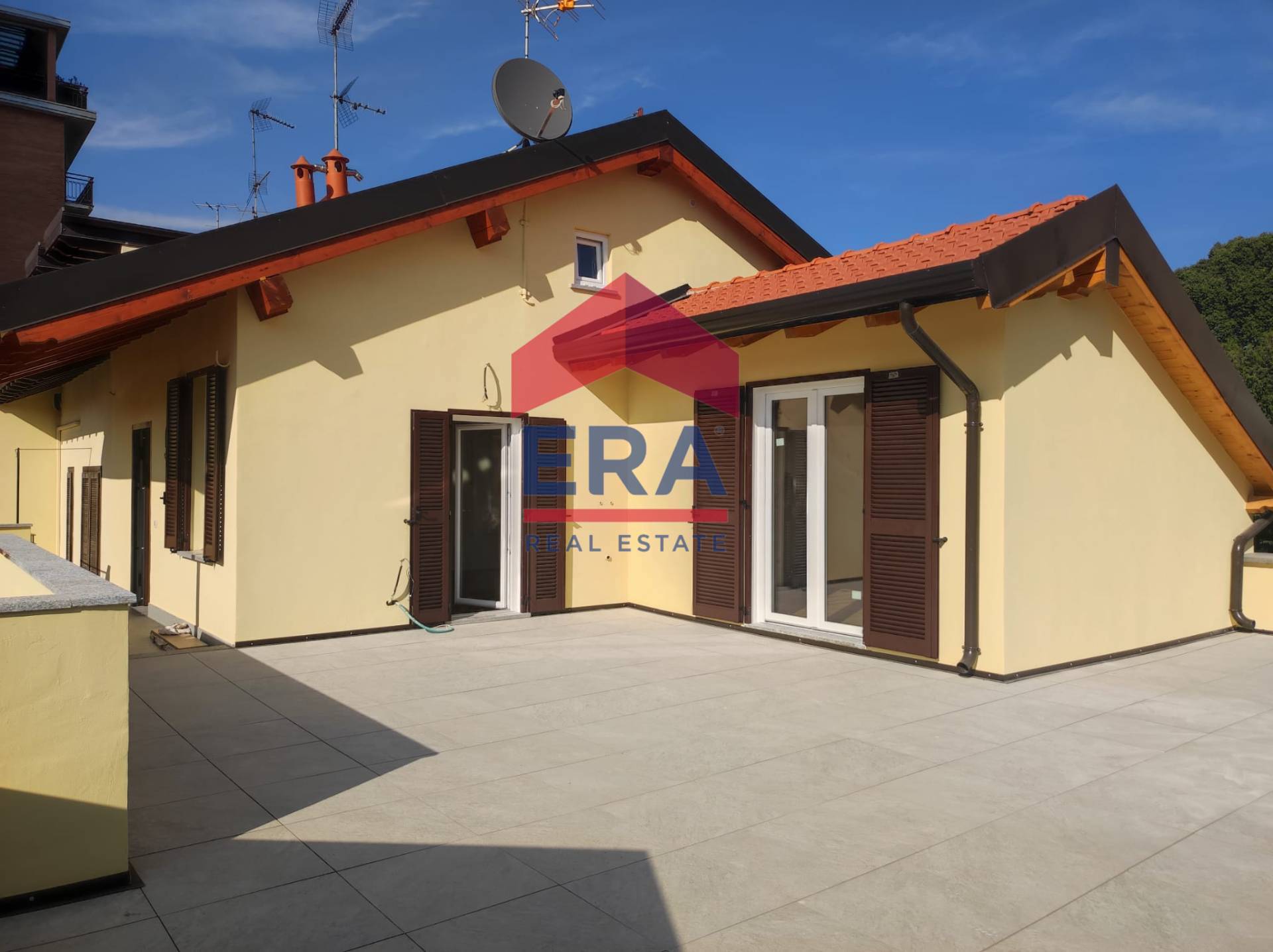 Appartamento in vendita a Rho, Zona Centro