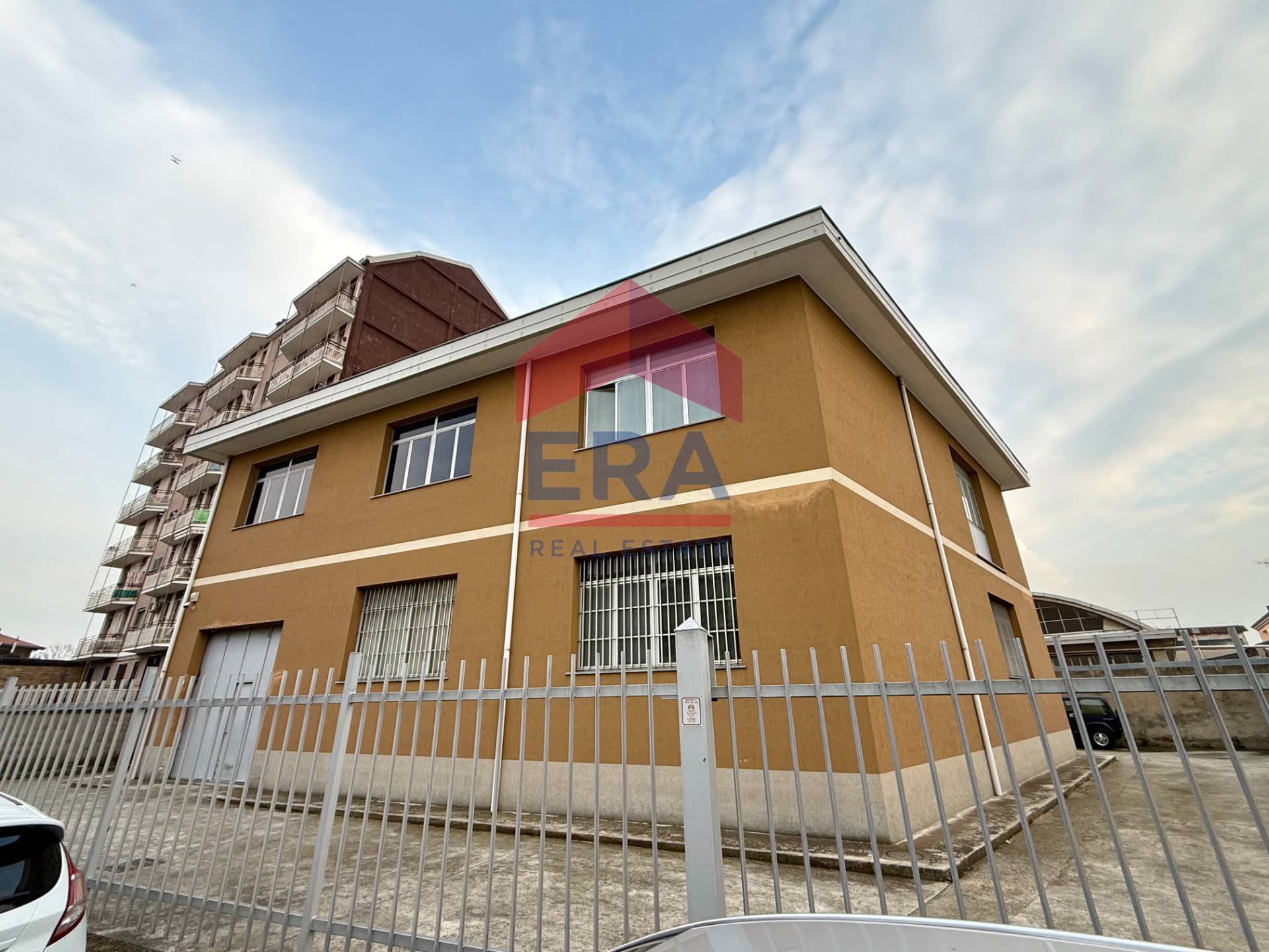 Capannone Industriale in affitto a Baranzate