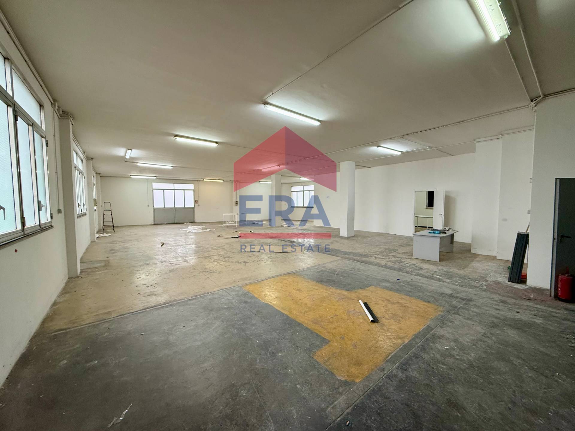 Capannone Industriale in affitto a Baranzate