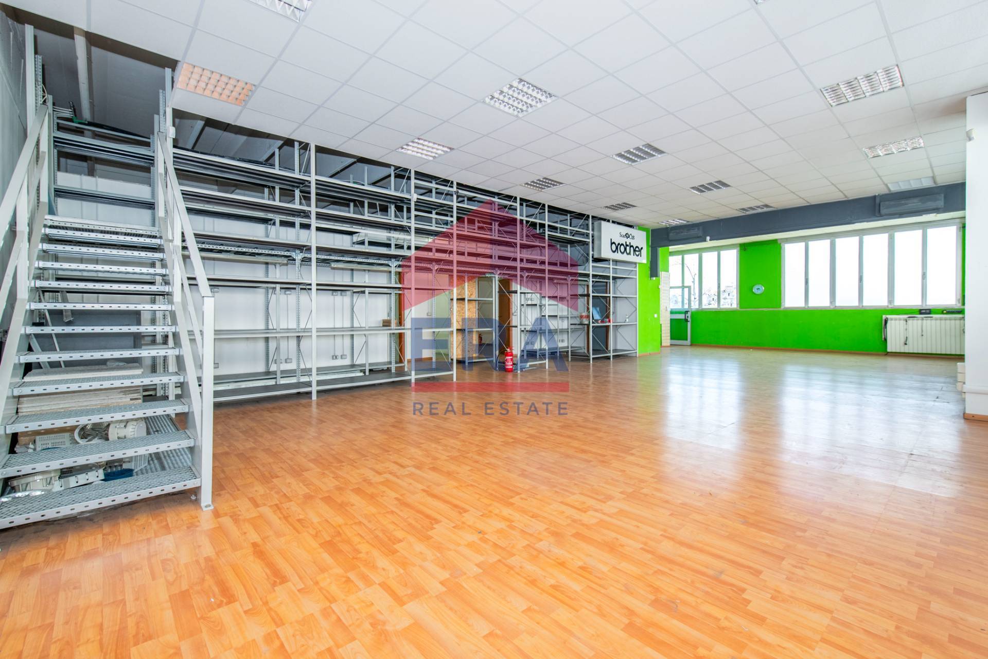 Ufficio in vendita a Milano, Lorenteggio