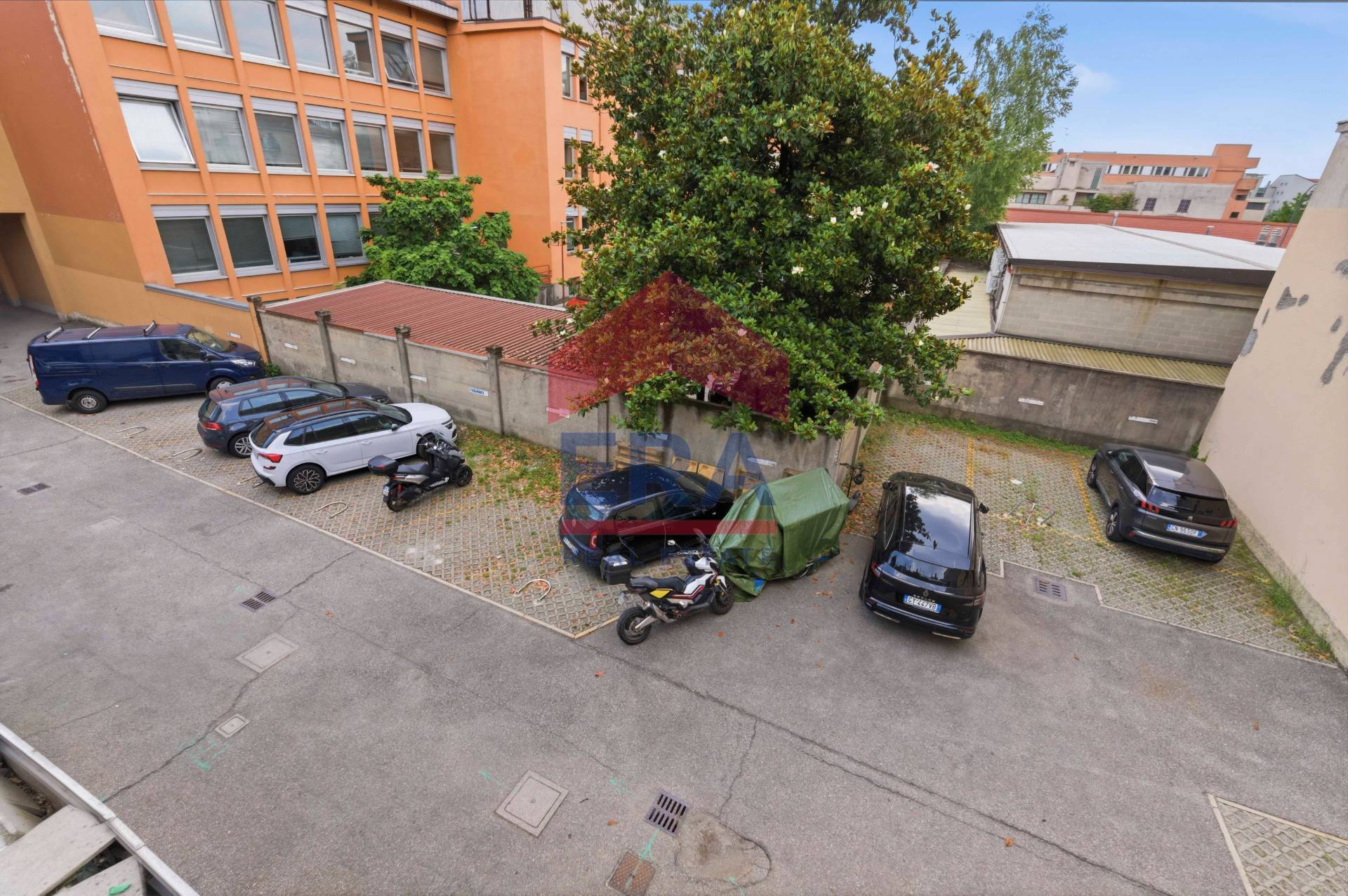 Stabile/Palazzo in vendita a Milano, Monza