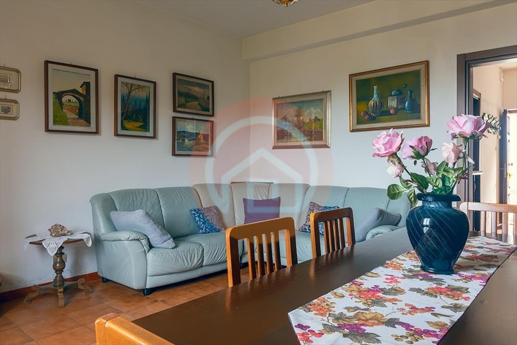 Villa con giardino in via roma 21, Minucciano