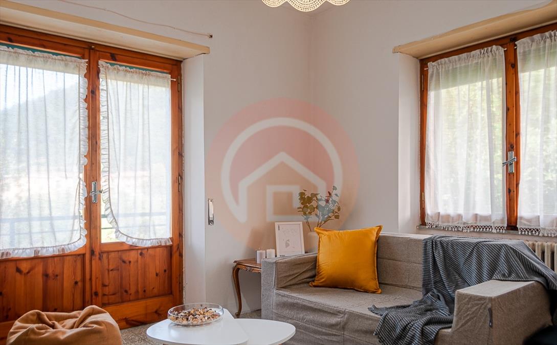 Villa con giardino, Castelnuovo di Garfagnana periferia
