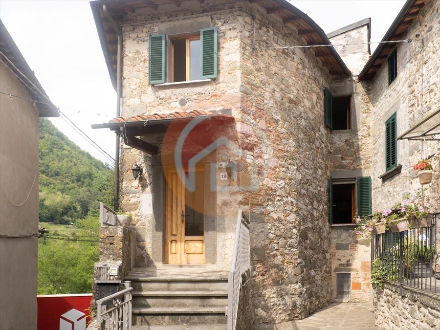 Casa indipendente con box in via della chiesa 19, Coreglia Antelminelli