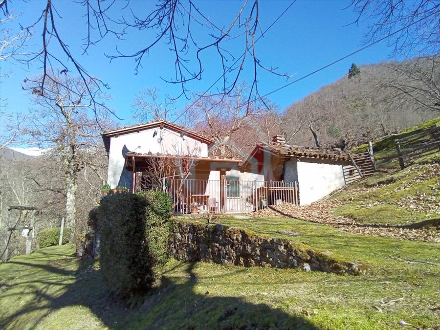 Casa indipendente con giardino in via di gromignana 96 localit� campo cavoli, Coreglia Antelminelli