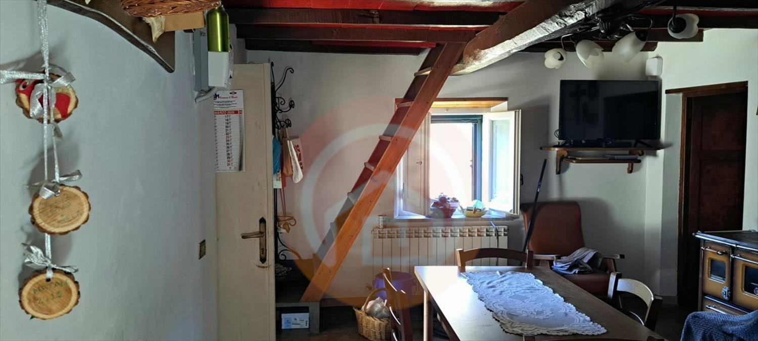 Casa indipendente con giardino in via di gromignana 96 localit� campo cavoli, Coreglia Antelminelli