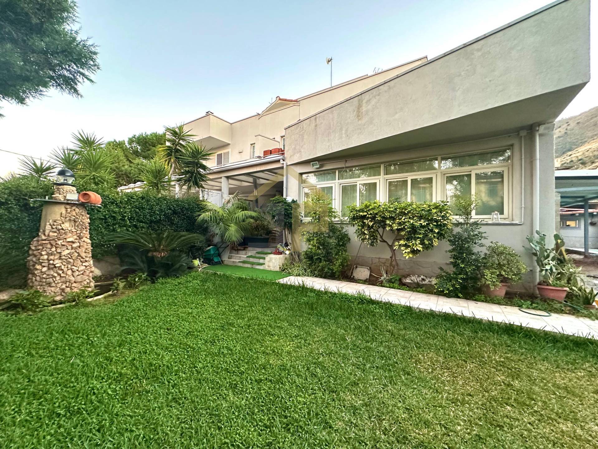 Villa in vendita a Altavilla Milicia