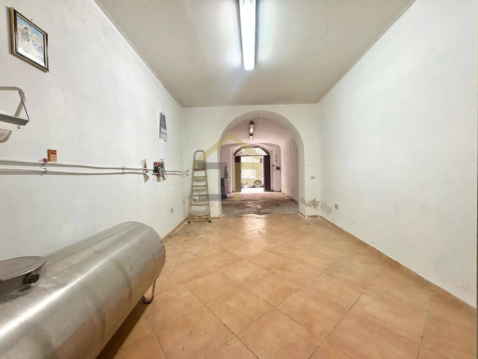 Magazzino in vendita a Palermo