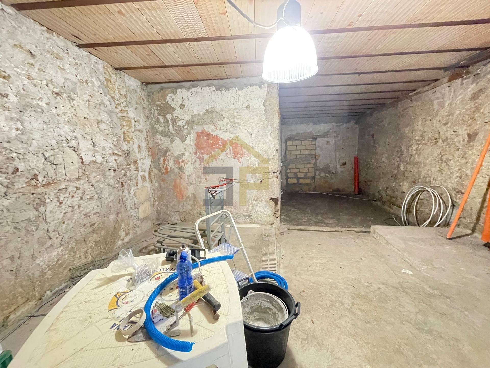 Magazzino in vendita a Palermo, Centro storico