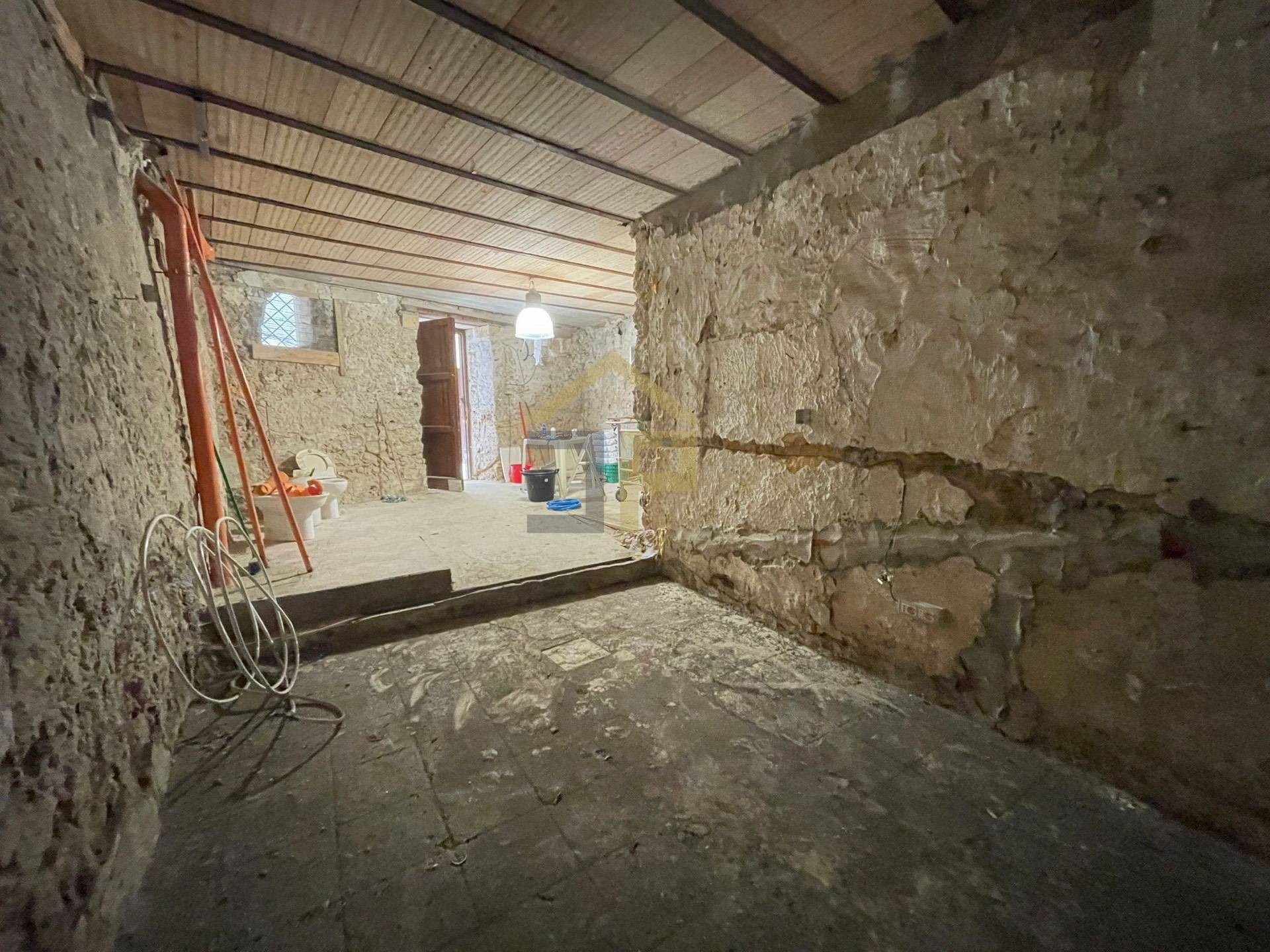 Magazzino in vendita a Palermo, Centro storico