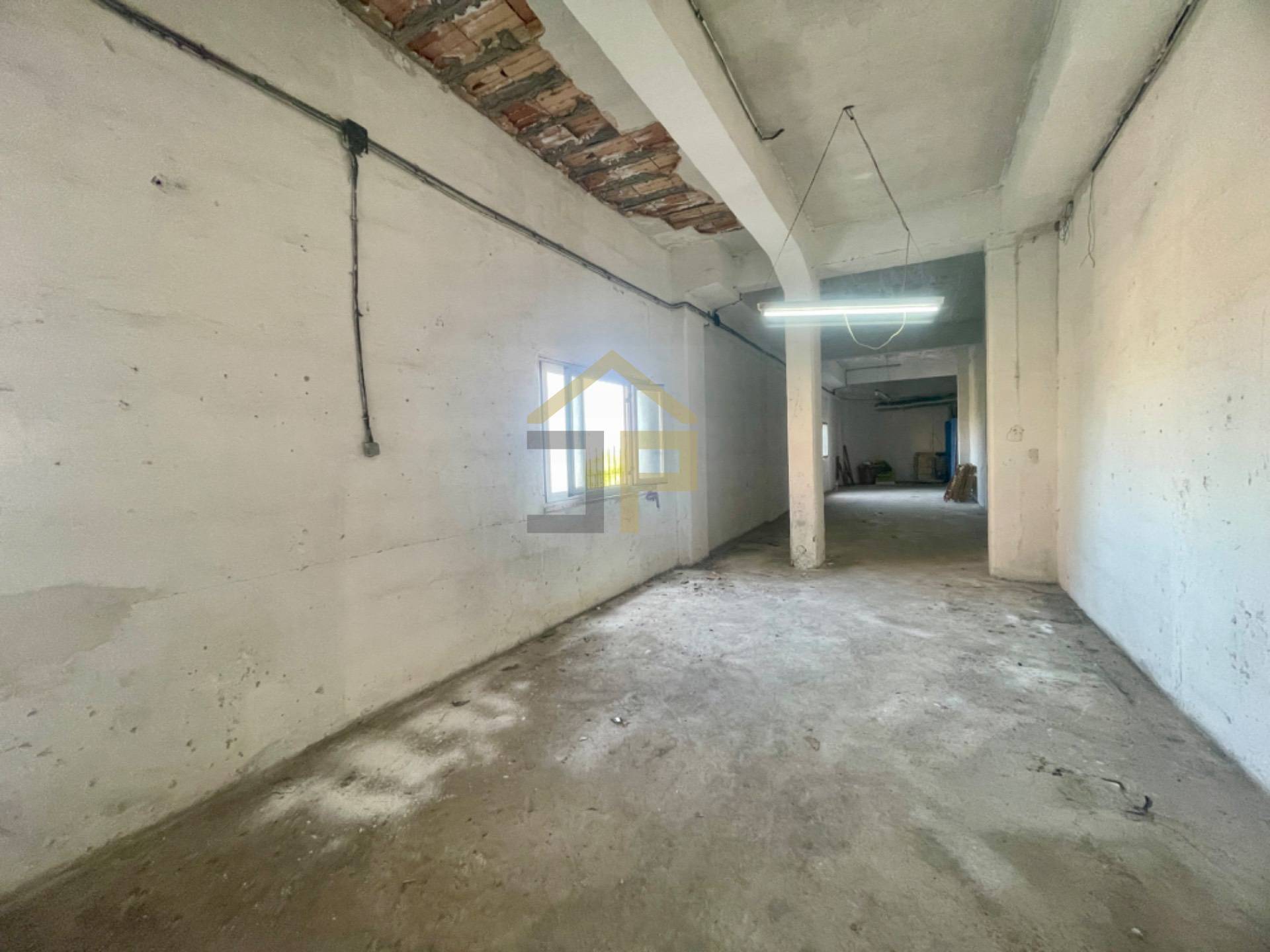 Magazzino in affitto a Palermo, Oreto