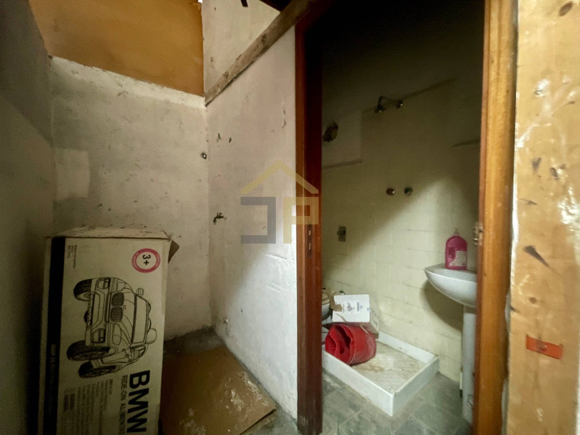 Magazzino in affitto a Palermo, Oreto