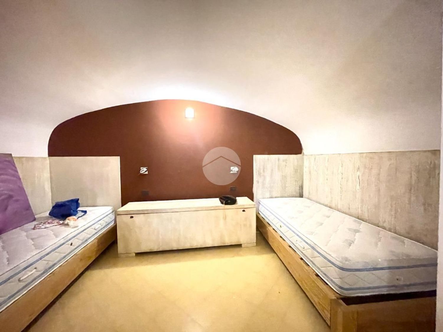 Edificio commerciale o terziario in vendita a Palermo