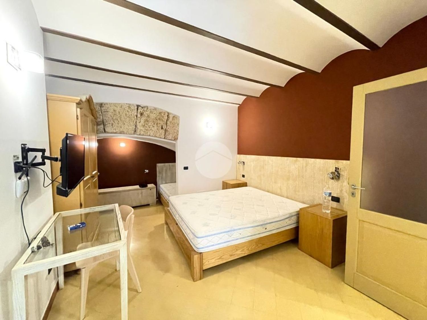 Edificio commerciale o terziario in vendita a Palermo