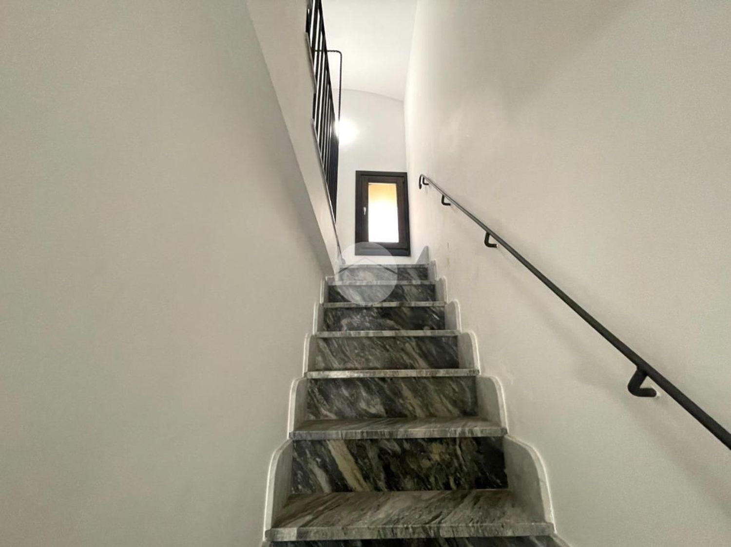 Edificio commerciale o terziario in vendita a Palermo