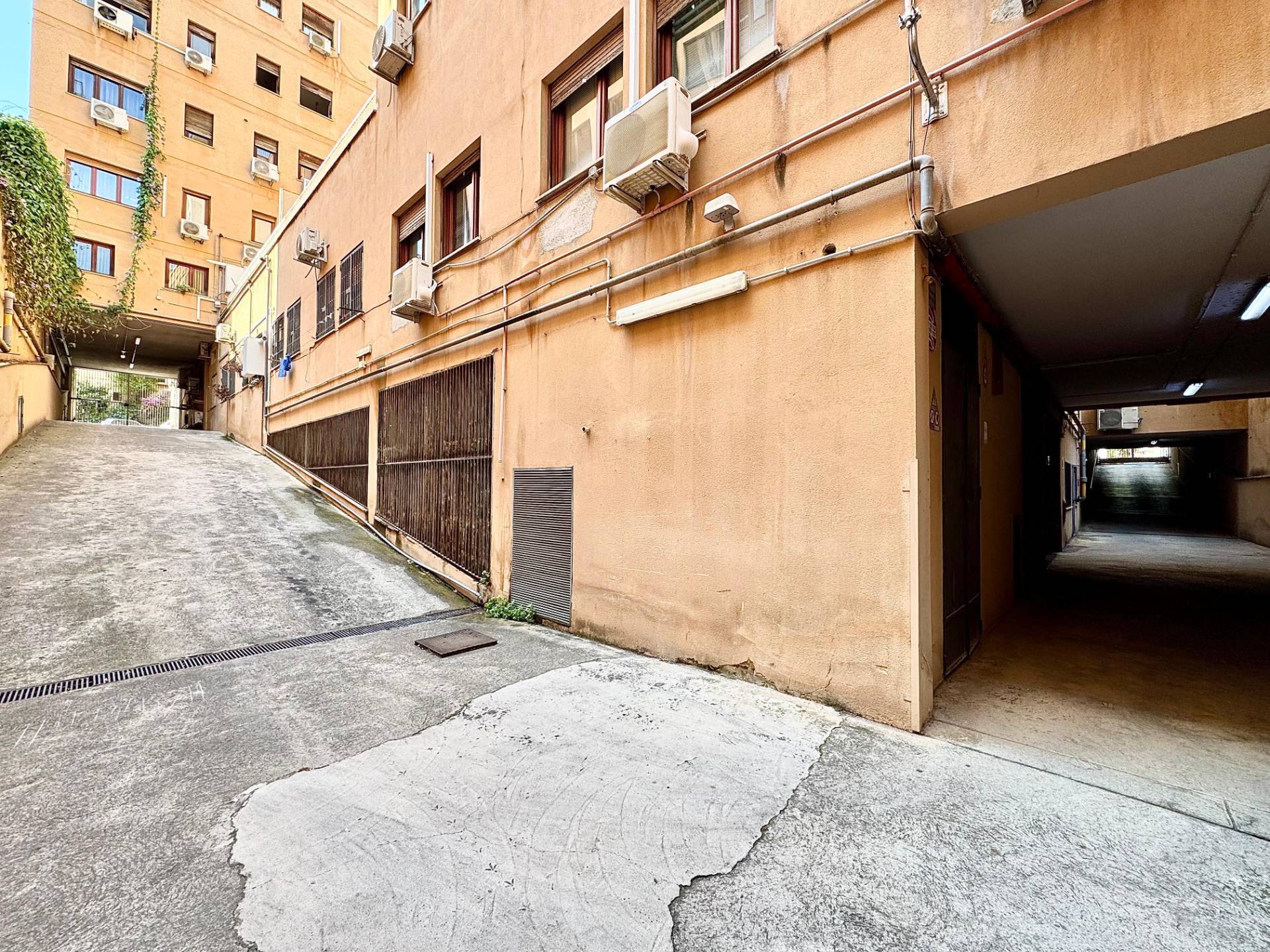Box o garage in vendita a Palermo, Libert