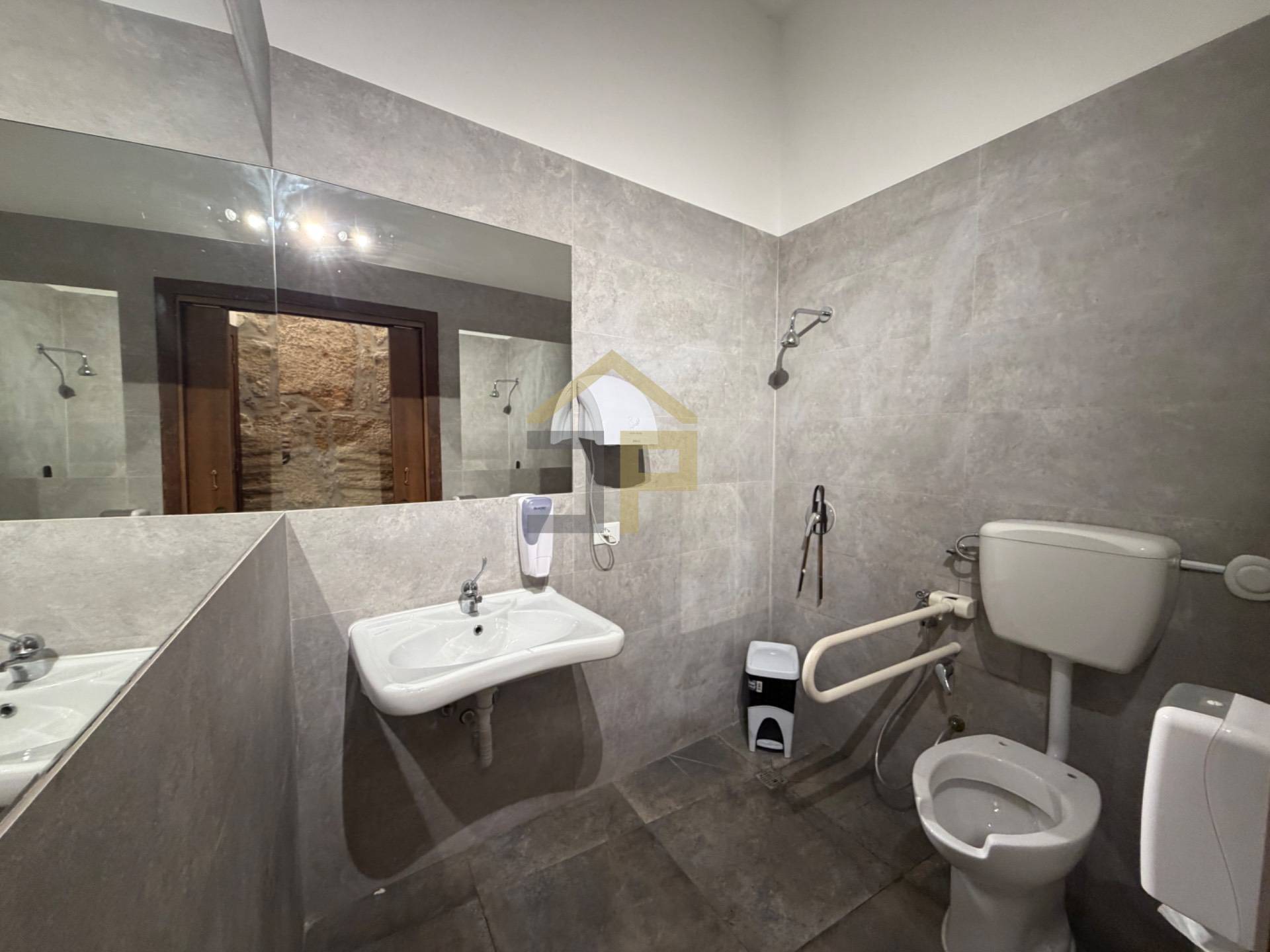 Attivit commerciale in vendita a Palermo, Centro storico