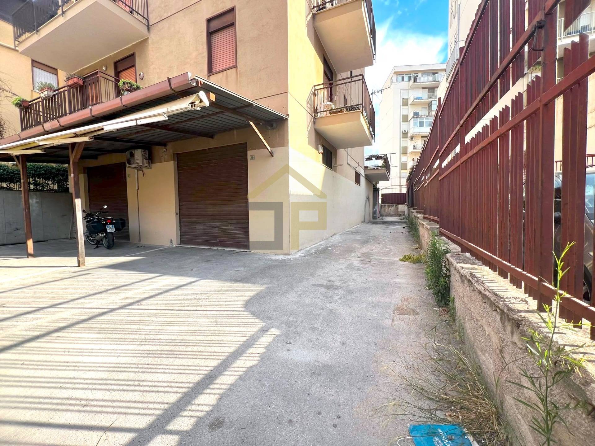Magazzino in vendita a Palermo, Corso dei Mille