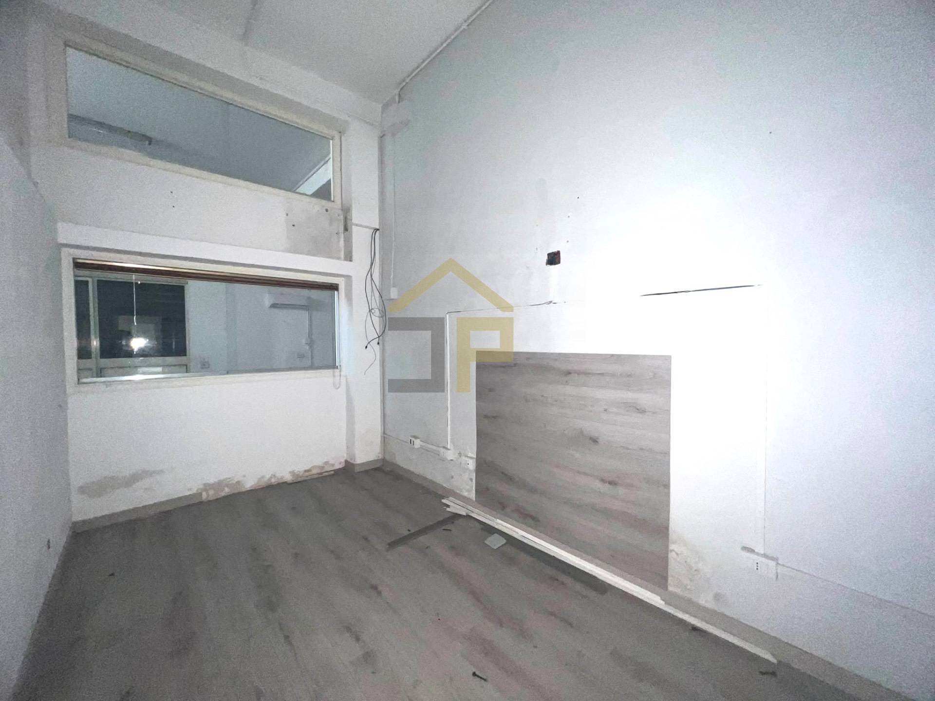Magazzino in vendita a Palermo, Corso dei Mille