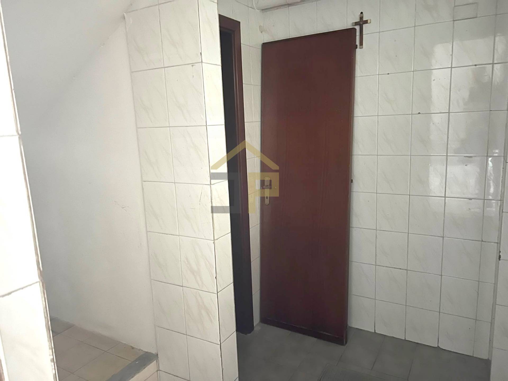 Magazzino in vendita a Palermo, Corso dei Mille