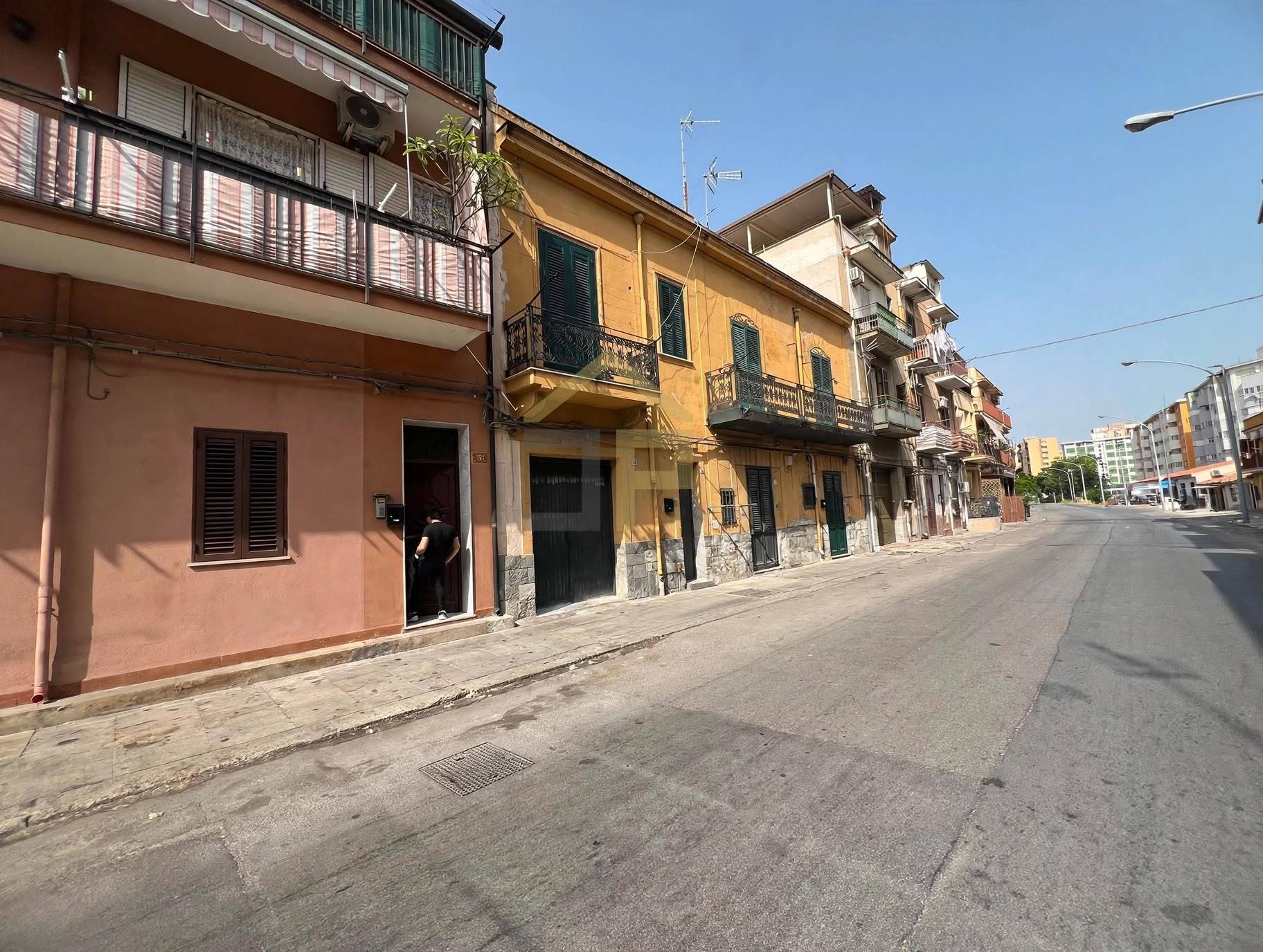 Palazzina in vendita a Palermo, Corso dei Mille