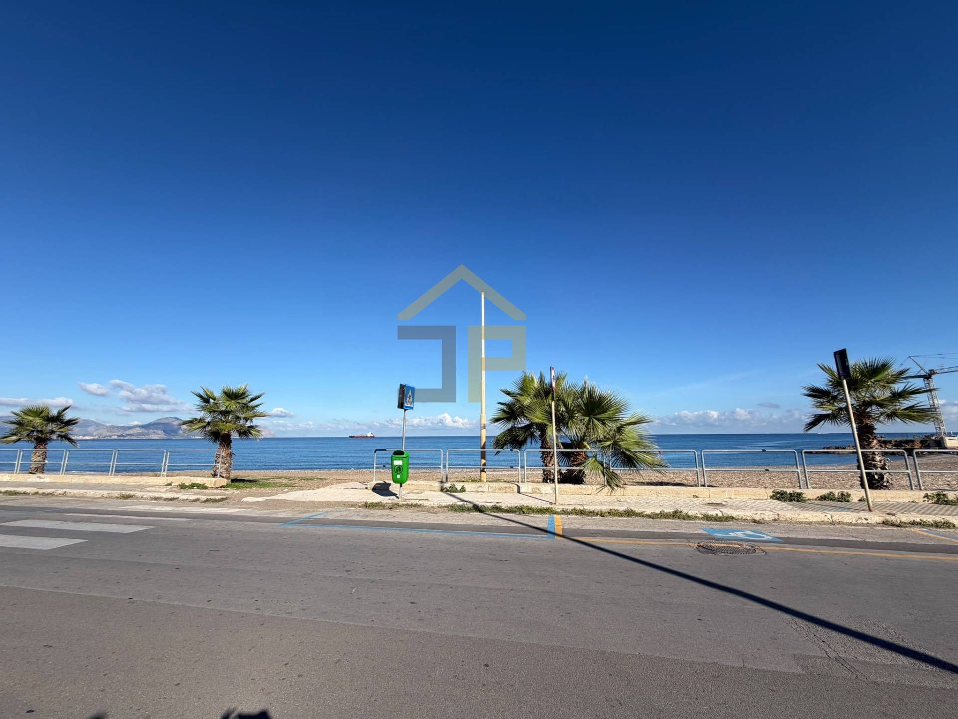 Porzione Di Villa Bifamiliare in vendita a Bagheria, Aspra