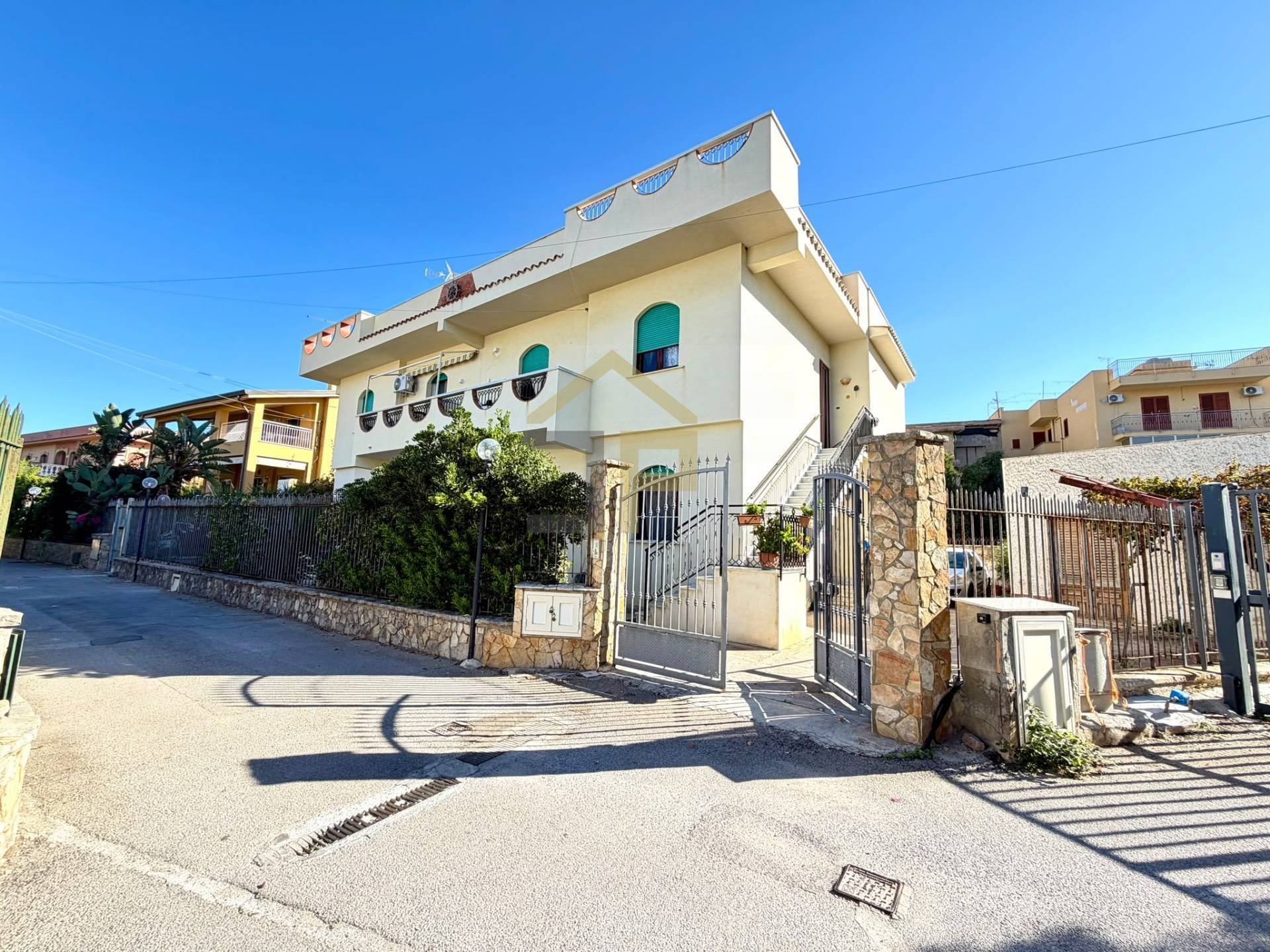 Porzione Di Villa Bifamiliare in vendita a Bagheria, Aspra